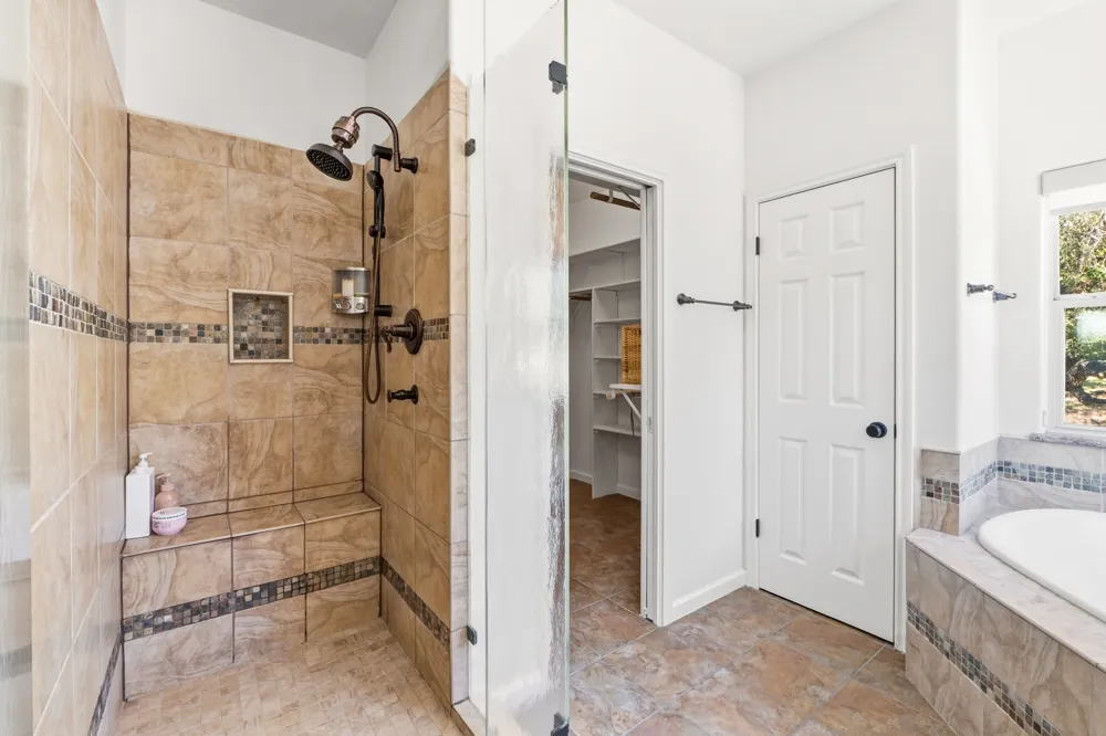 18113 Travis Drive Lago Vista, TX 78645
