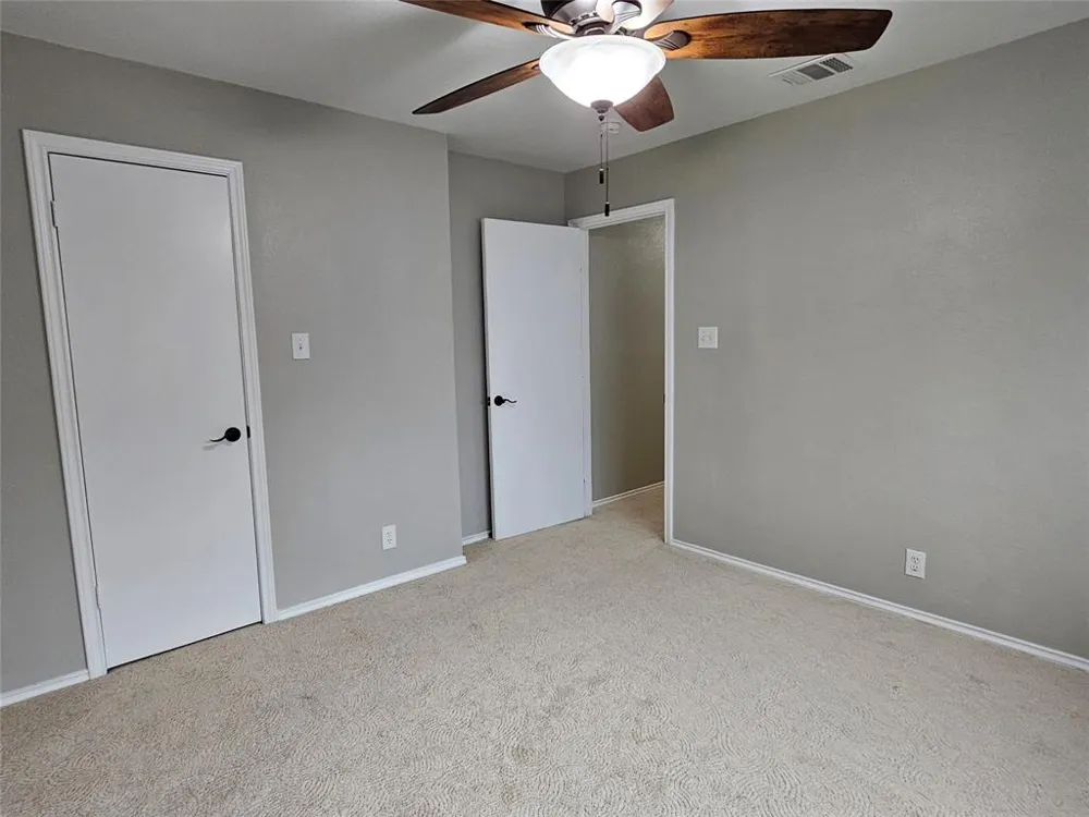 1913 Stratford Drive Round Rock, TX 78664