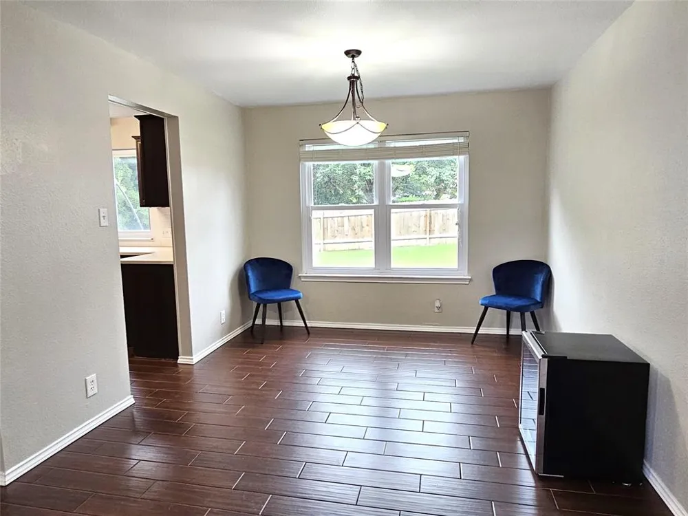 1913 Stratford Drive Round Rock, TX 78664