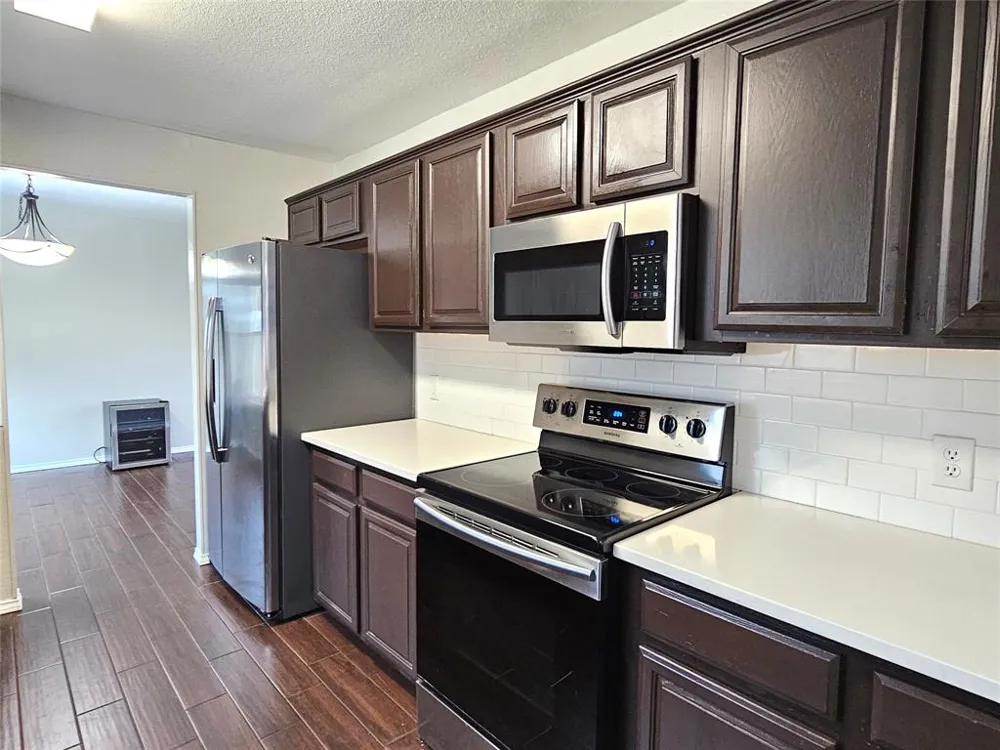 1913 Stratford Drive Round Rock, TX 78664