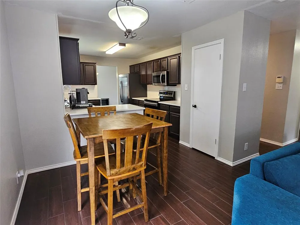 1913 Stratford Drive Round Rock, TX 78664