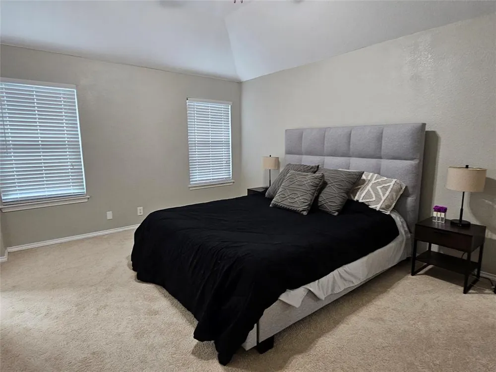 1913 Stratford Drive Round Rock, TX 78664