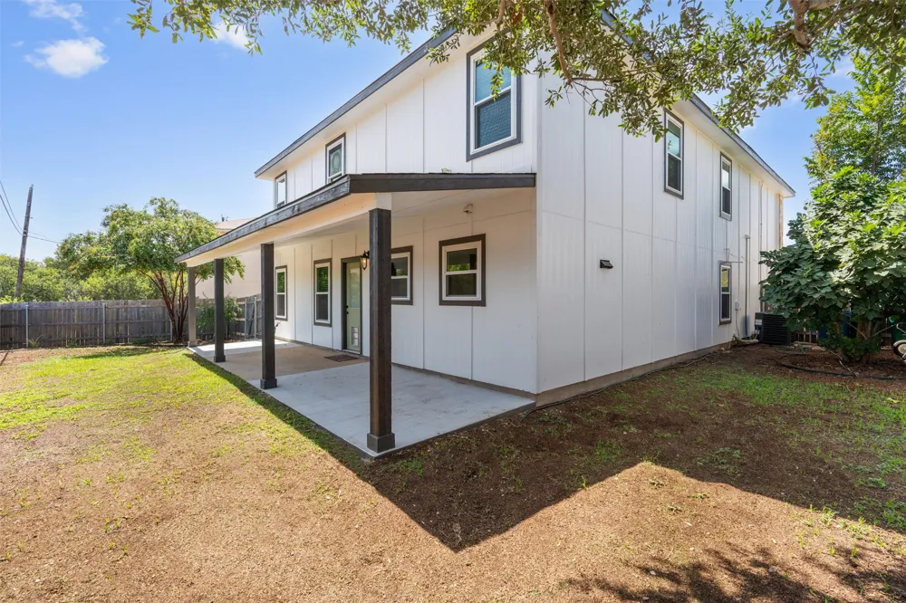 724 Lavaca Loop Elgin, TX 78621