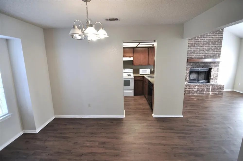 400 Rawhide Loop #406 Round Rock, TX 78681