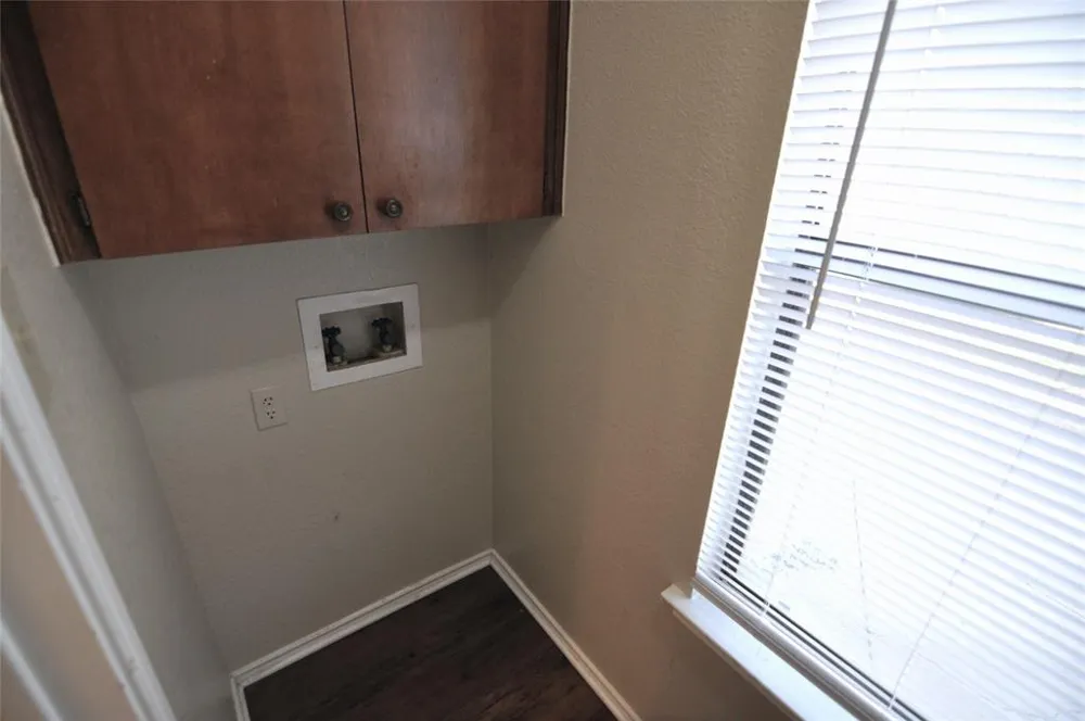 400 Rawhide Loop #406 Round Rock, TX 78681