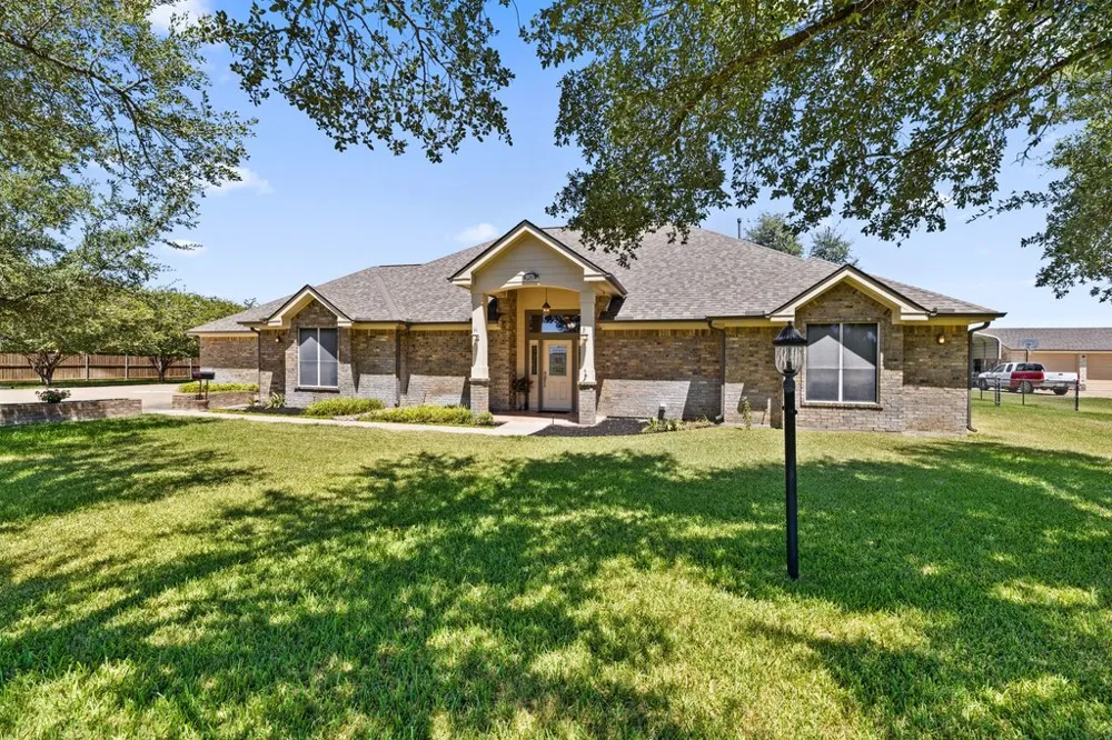 5421 FM 619 Taylor, TX 76574