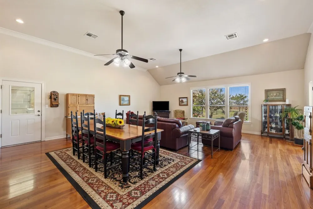 5421 FM 619 Taylor, TX 76574
