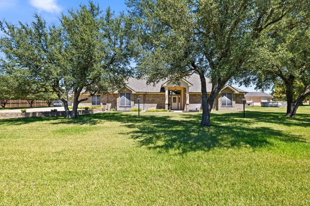 5421 FM 619 Taylor, TX 76574