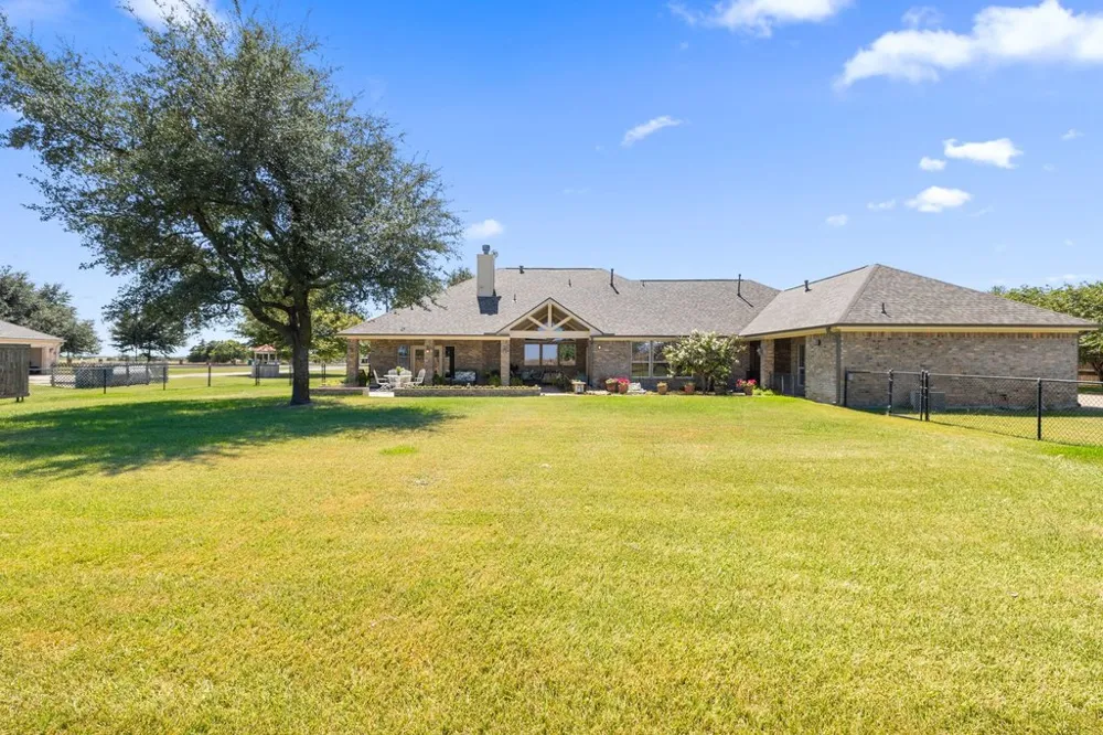 5421 FM 619 Taylor, TX 76574