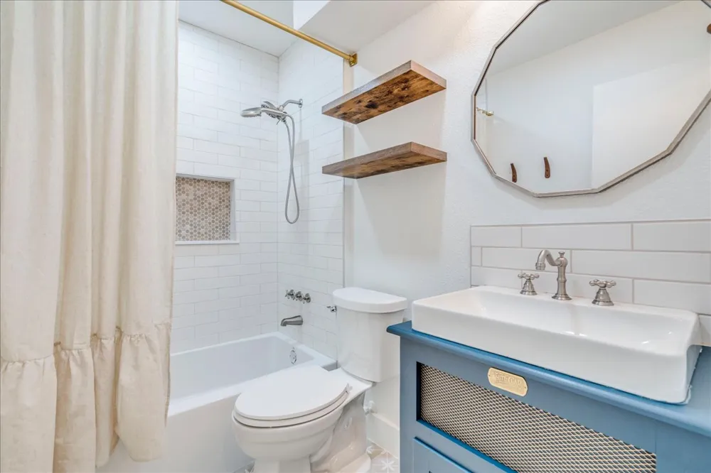 13000 Meadowheath Cove Austin, TX 78729