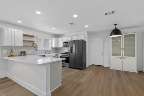 13000 Meadowheath Cove