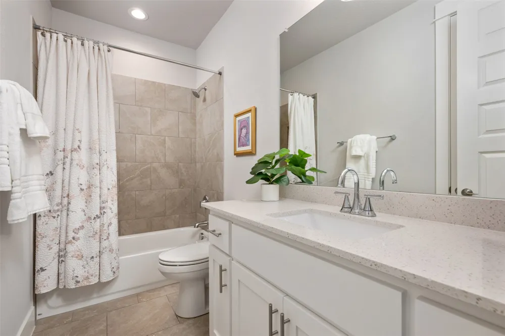 100 Honey Locust Cove Leander, TX 78641