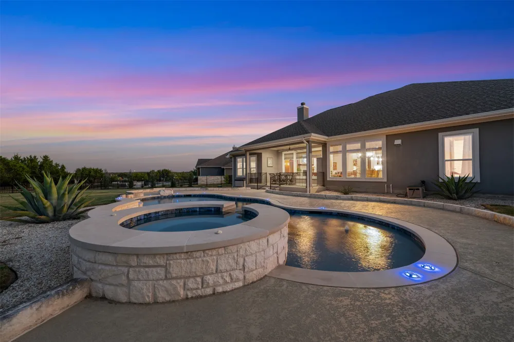 100 Honey Locust Cove Leander, TX 78641