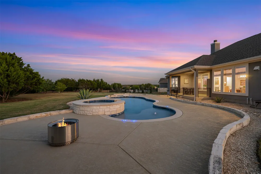 100 Honey Locust Cove Leander, TX 78641