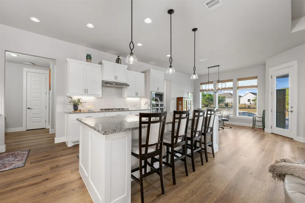 100 Honey Locust Cove Leander, TX 78641