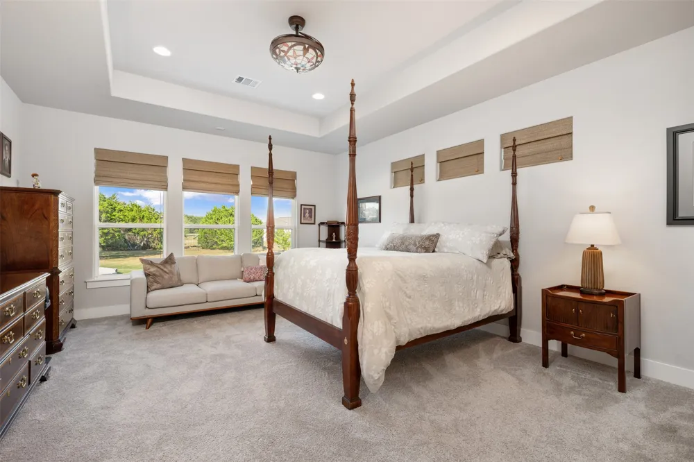 100 Honey Locust Cove Leander, TX 78641
