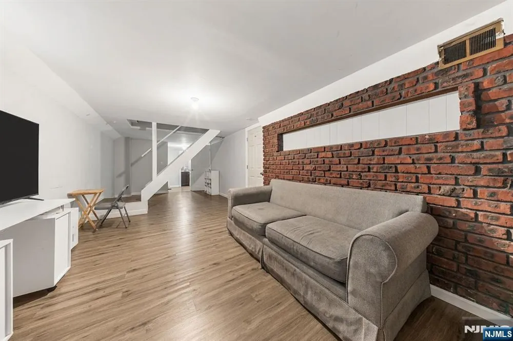 1466 44th Street North Bergen, NJ 07047