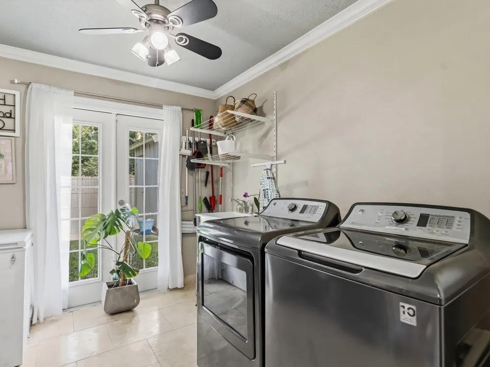 6567 Guy Lane Orange, TX 77632