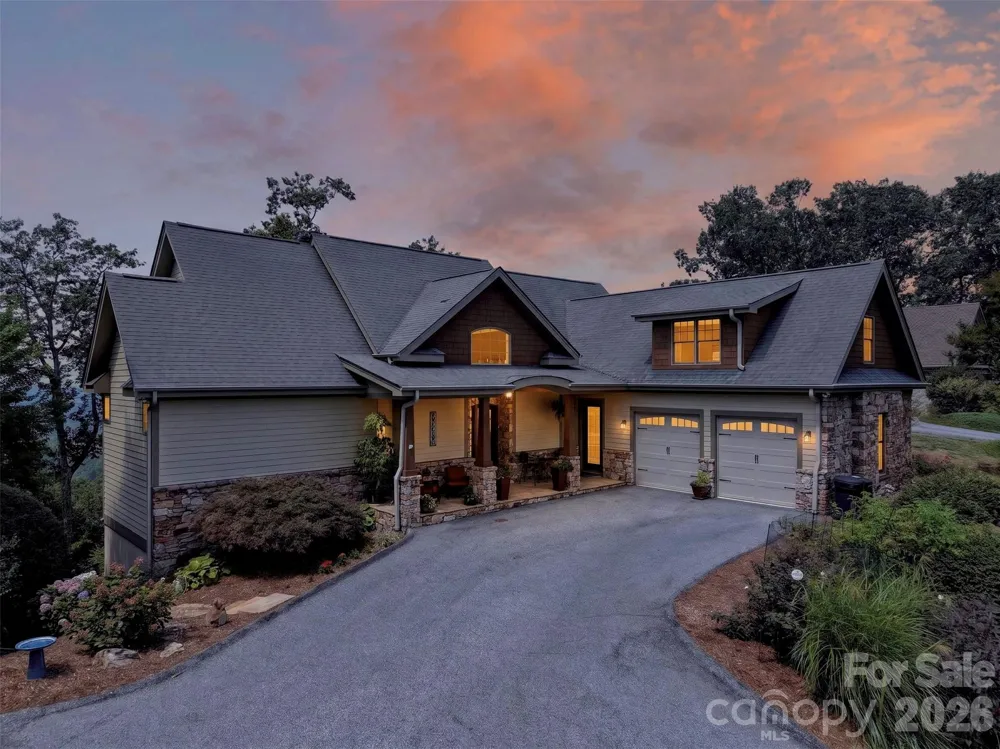 851 Sunlight Ridge Drive Hendersonville, NC 28792