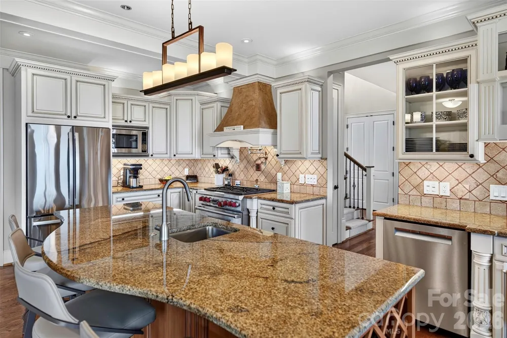 851 Sunlight Ridge Drive Hendersonville, NC 28792