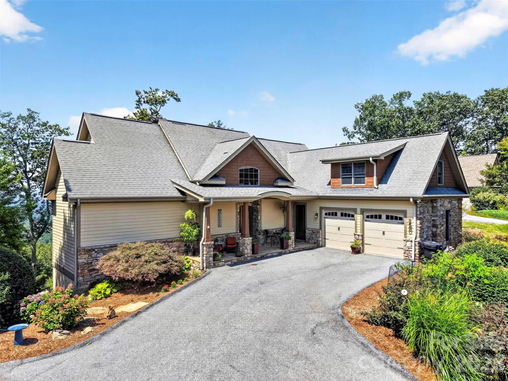 851 Sunlight Ridge Drive Hendersonville, NC 28792