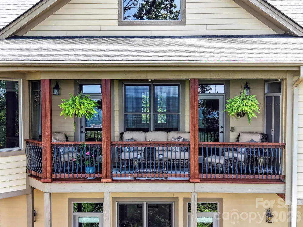 851 Sunlight Ridge Drive Hendersonville, NC 28792