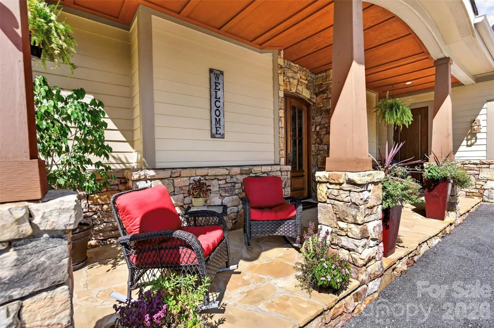 851 Sunlight Ridge Drive Hendersonville, NC 28792