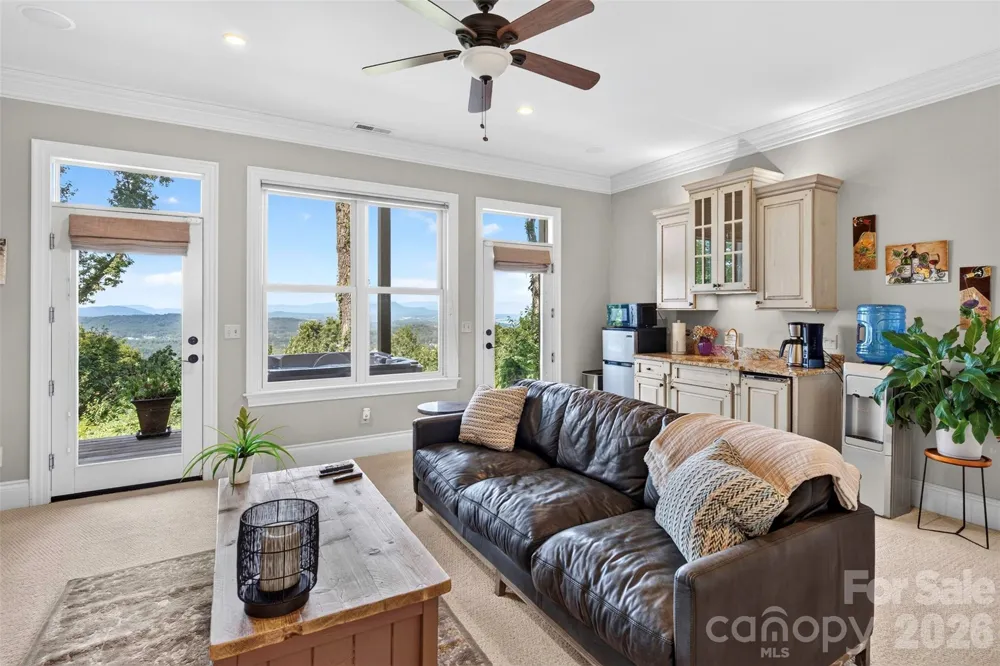 851 Sunlight Ridge Drive Hendersonville, NC 28792
