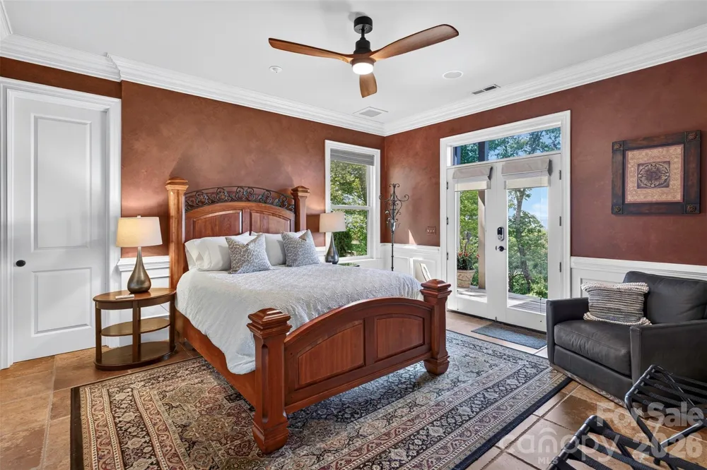 851 Sunlight Ridge Drive Hendersonville, NC 28792