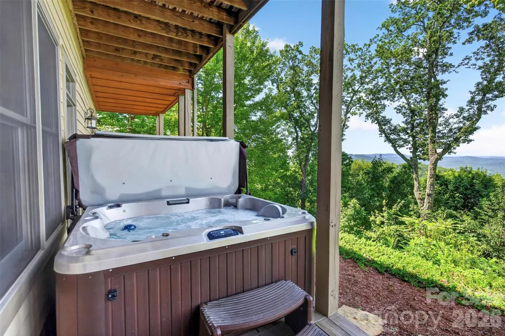 851 Sunlight Ridge Drive Hendersonville, NC 28792