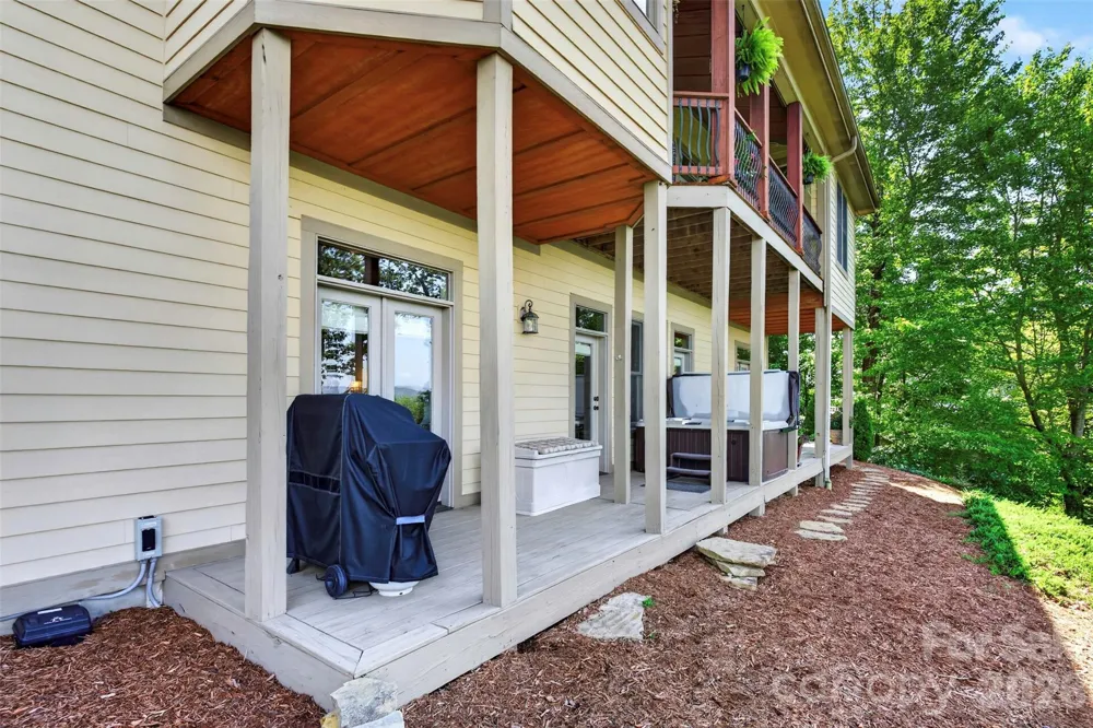 851 Sunlight Ridge Drive Hendersonville, NC 28792