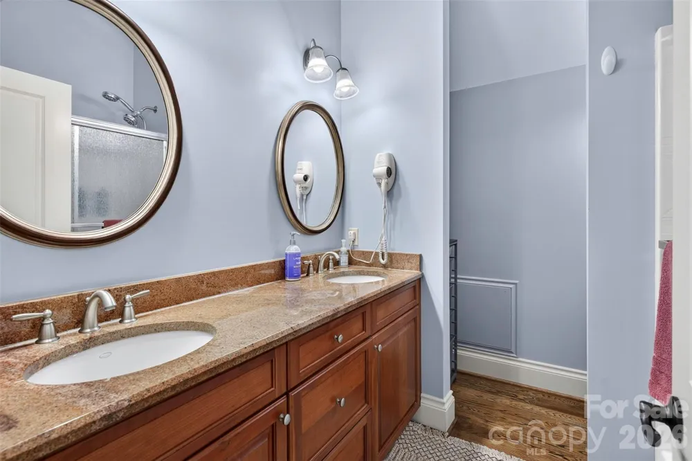 851 Sunlight Ridge Drive Hendersonville, NC 28792
