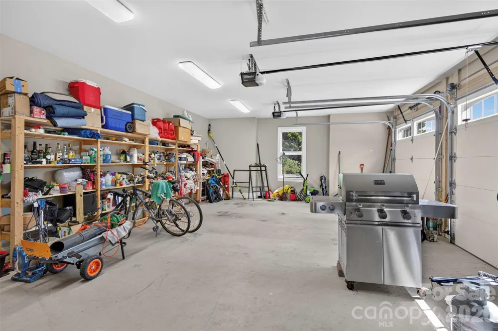 851 Sunlight Ridge Drive Hendersonville, NC 28792