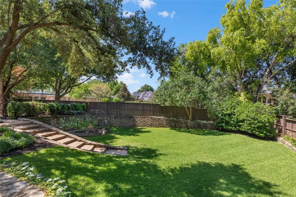 215 Bent Creek Court Southlake, TX 76092