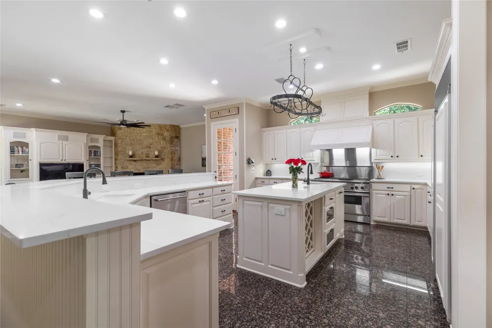 215 Bent Creek Court Southlake, TX 76092