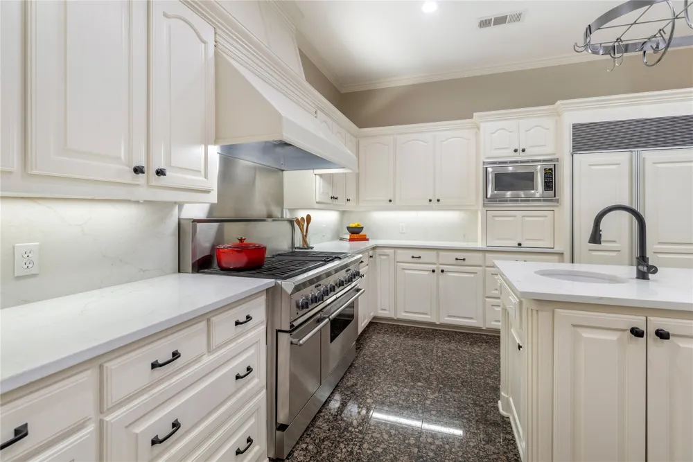 215 Bent Creek Court Southlake, TX 76092