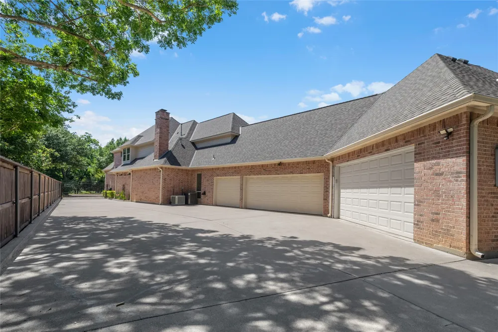 215 Bent Creek Court Southlake, TX 76092