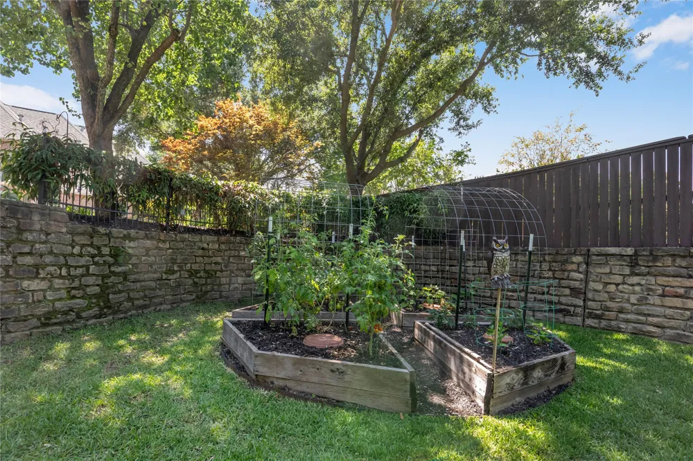 215 Bent Creek Court Southlake, TX 76092