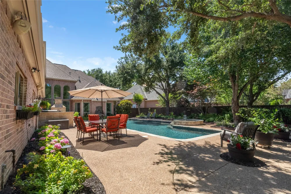 215 Bent Creek Court Southlake, TX 76092