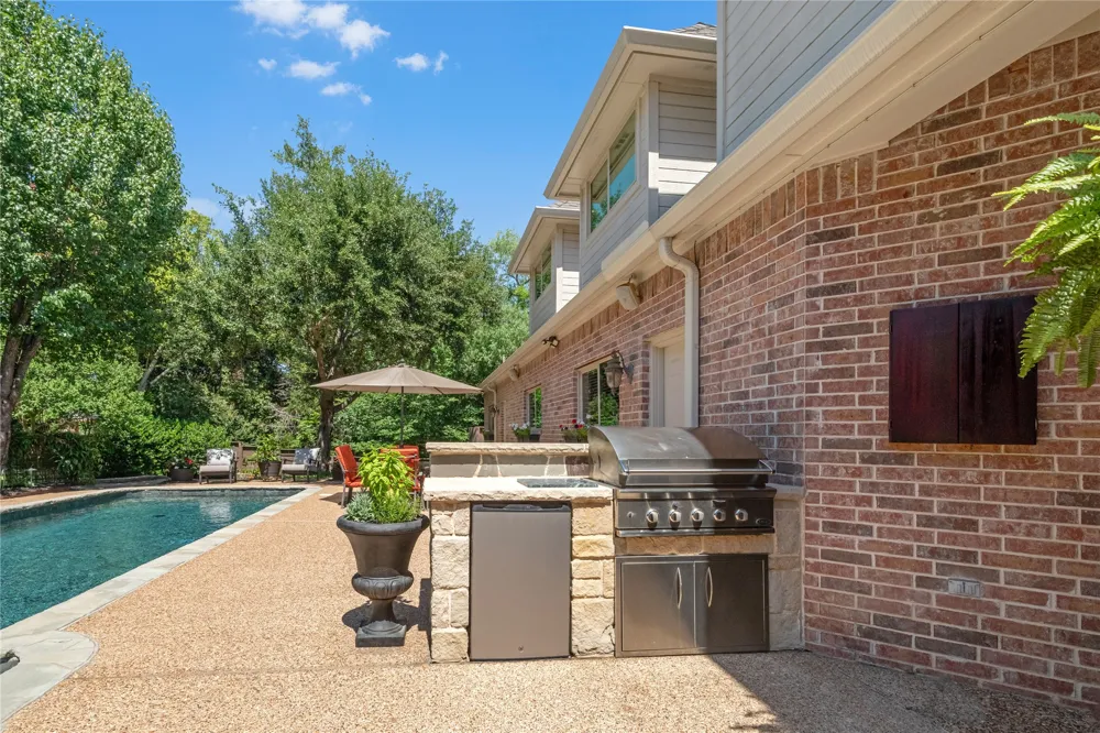 215 Bent Creek Court Southlake, TX 76092