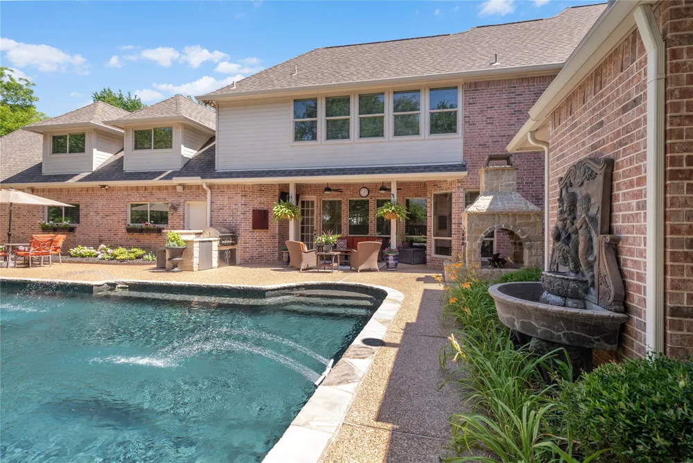 215 Bent Creek Court Southlake, TX 76092