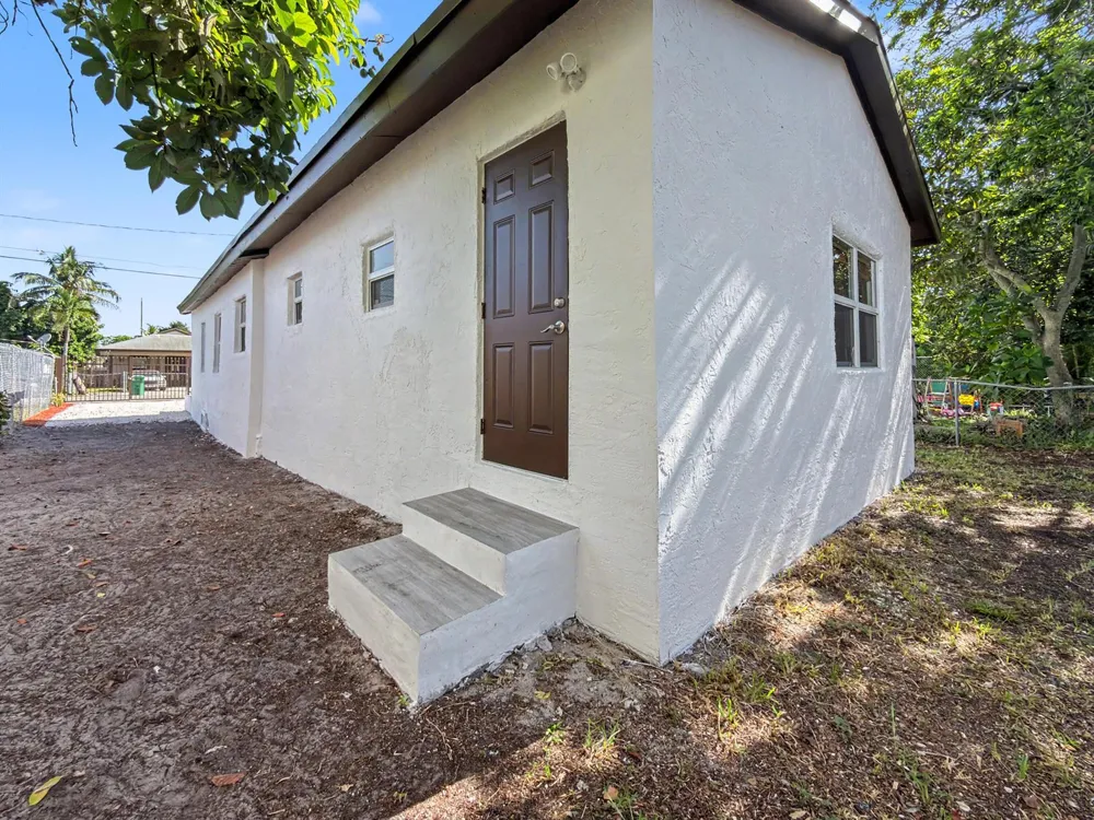1880 NW 65TH STREET Miami, FL 33147