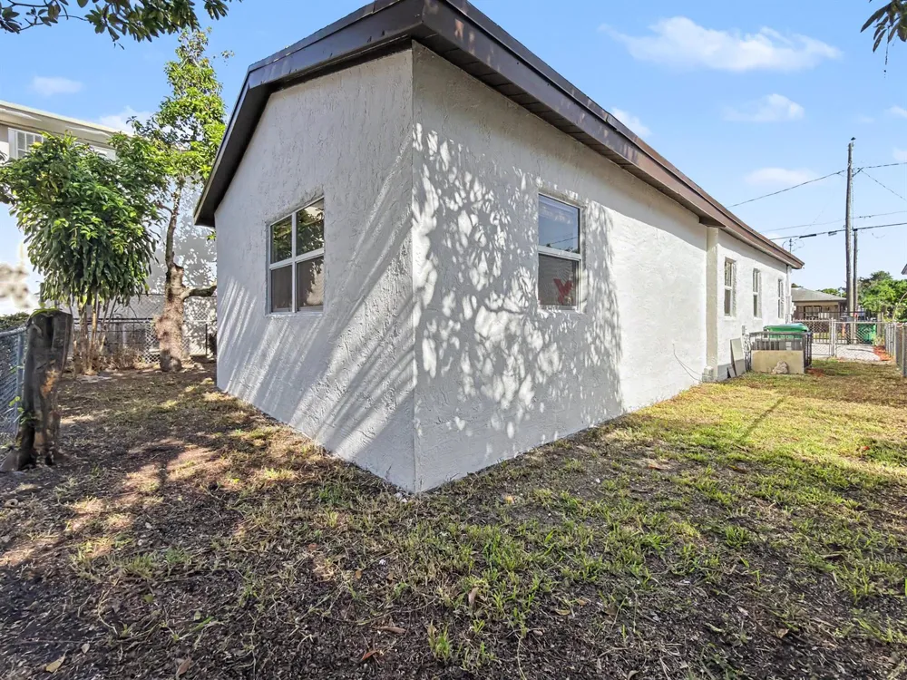 1880 NW 65TH STREET Miami, FL 33147