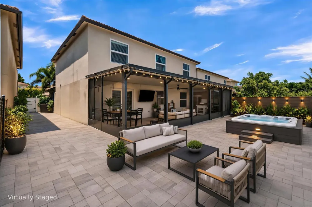 6642 Rainwood Cove Lane Lake Worth, FL 33463