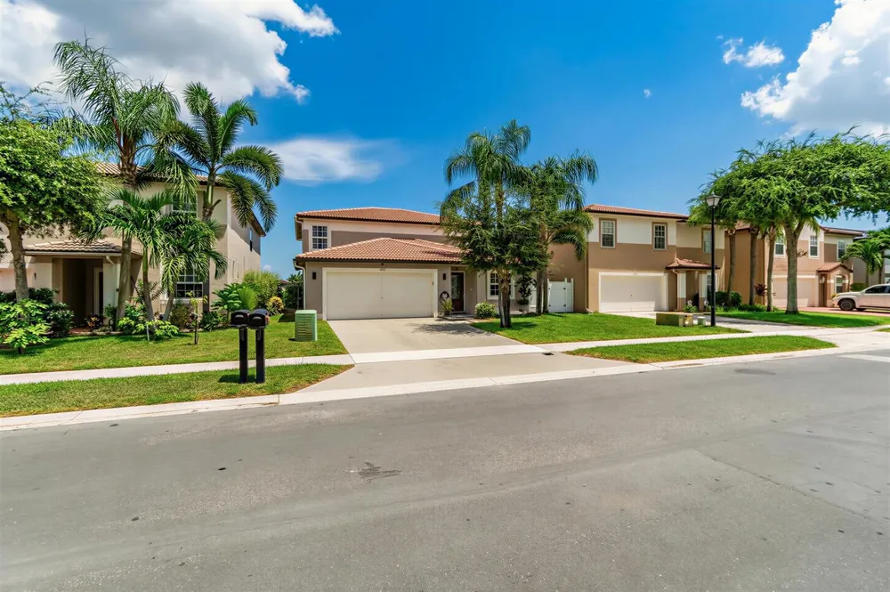 6642 Rainwood Cove Lane Lake Worth, FL 33463
