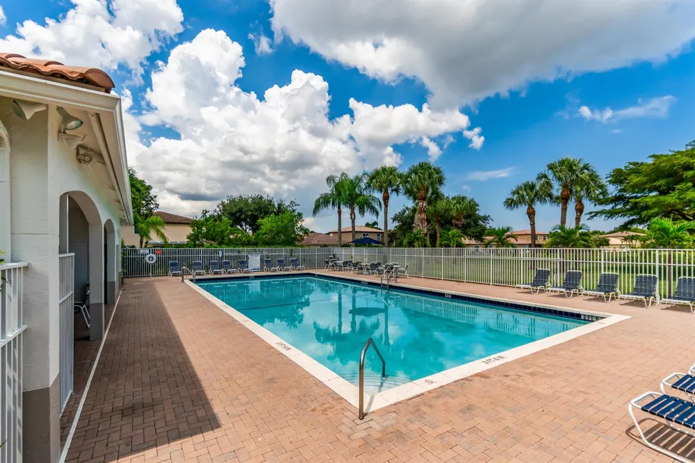 6642 Rainwood Cove Lane Lake Worth, FL 33463