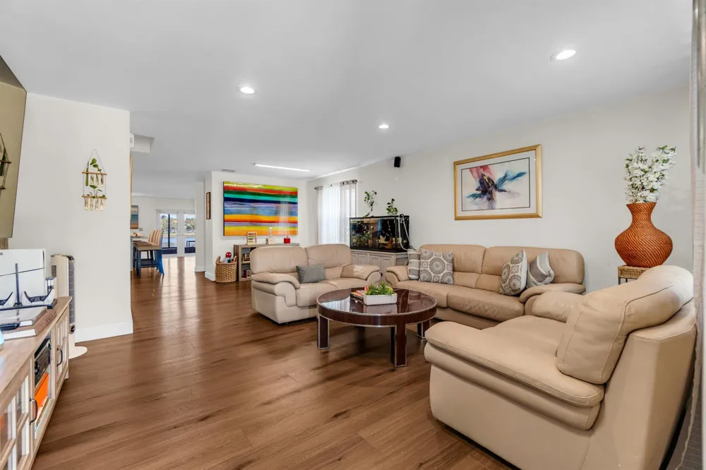 6642 Rainwood Cove Lane Lake Worth, FL 33463