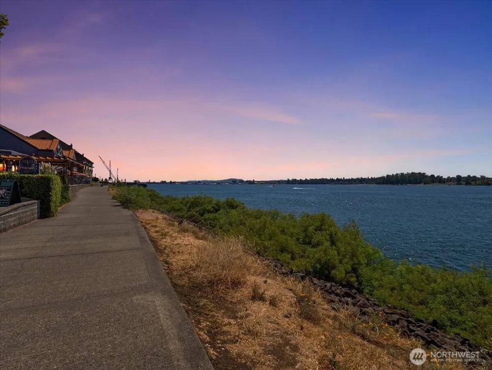 758 SE Fairwinds Loop Vancouver, WA 98661