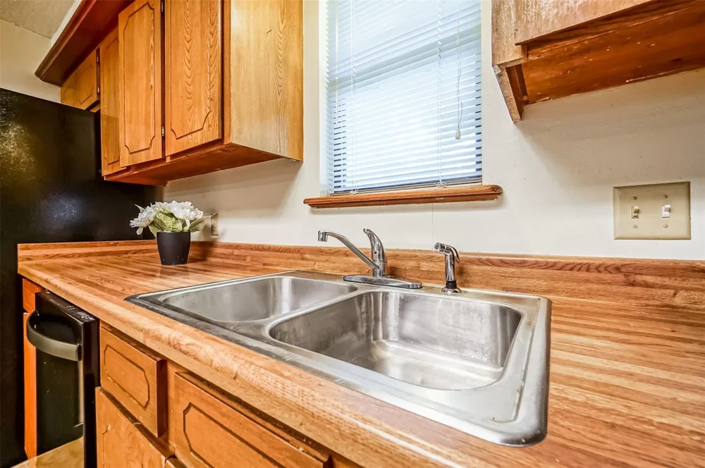 512 County Road 2550 Cleveland, TX 77327