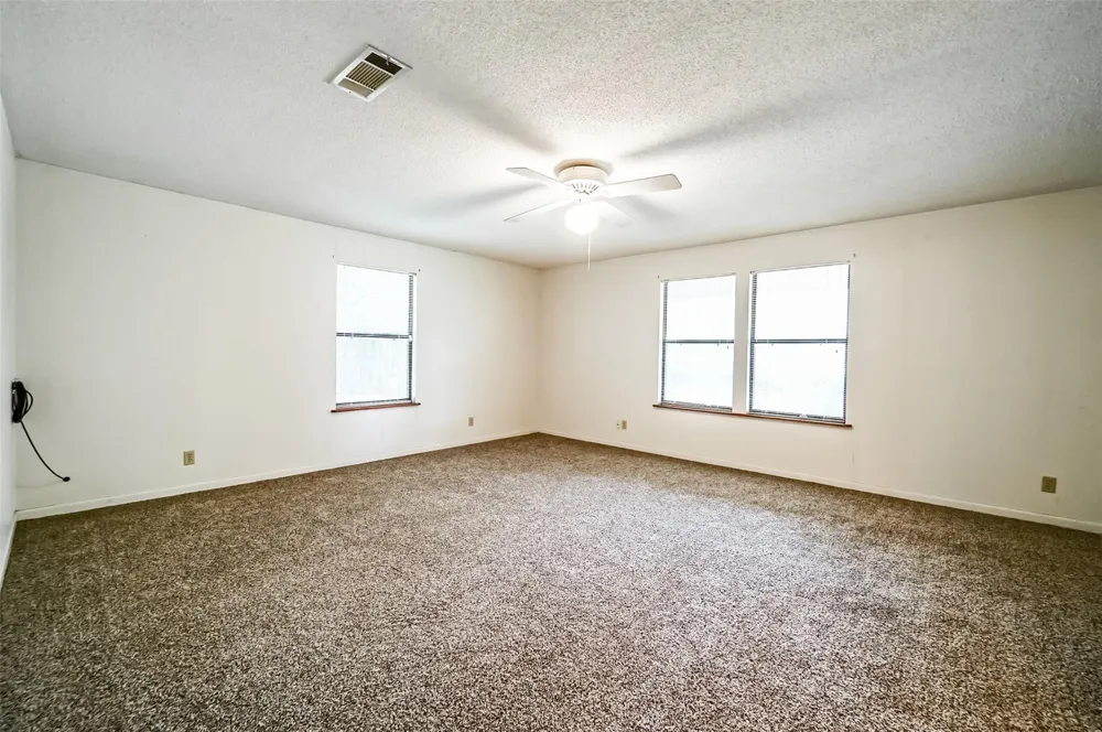 512 County Road 2550 Cleveland, TX 77327